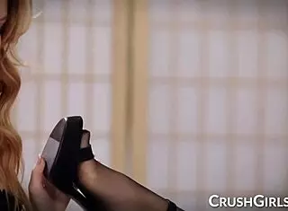 Honey Gold and Arya Fae are getting so dirty together