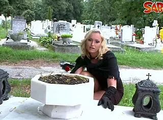 i nail hot widow hard