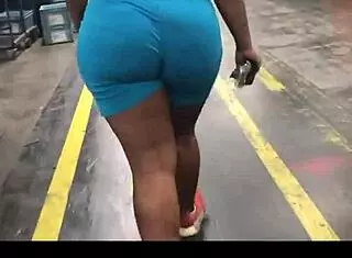 Ebony Thick Booty Walks Candidly in Spandex