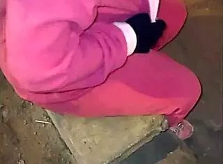 acosando a madura venezolana culona en las calles de lima disfrazada de la novia de stitch anal - parte 1