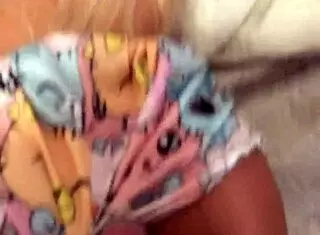 she blinds her boyfriend's eyes and invites the stepmother as a sex toy