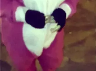 acosando a madura venezolana culona en las calles de lima disfrazada de la novia de stitch anal - parte 1