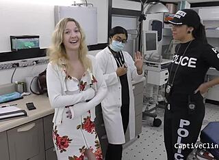 Campus PD Stacy Shepard spreidt in backstage fetisj scène