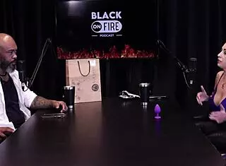 Blonde shows her tits after stressing with actor in outdoor bdsm scene. Fetish actress dislikes anal sex and plays mama senta ou passa game with Julia Fontanelli on sheer red.