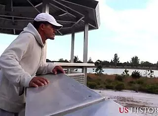 나랑 베트남 베이비, 음, 격렬하게 핥고 구부려서 뜨거운 커밍샷... 알지