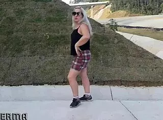 i have sex on the street.