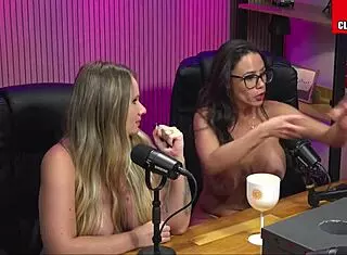 Latina morena licks shaved pussy of her friends