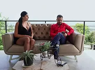 Melany latina licked the interviewer's ass 😏