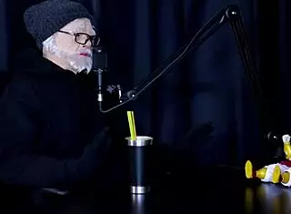 i'm oruan, kissed famous an' now fuckin' two bi guys in public