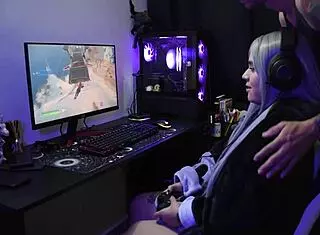 otaku puta gets fucked doggystyle while playing fortnite