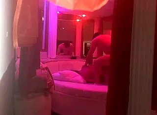 levei a coroa tesuda para ela ver minha pingola bem dura e buceta dela se impressionou com as bolas 😍