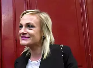 Blonde cougar fucks in car