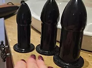 Large Sextoy Anal Fuck