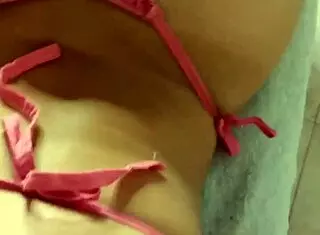 masajista se pone muy caliente cuando ve enorme culo y dejo que me lo folle