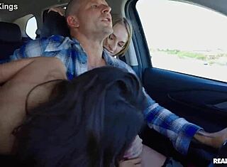 Väg-trekant: ridning och blowjob-aktion