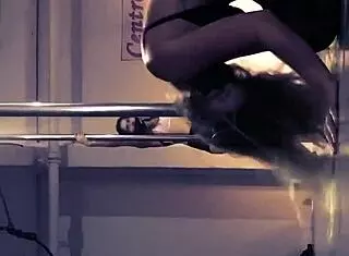 Pov doctora argentina te hace sexy baile en el tubo