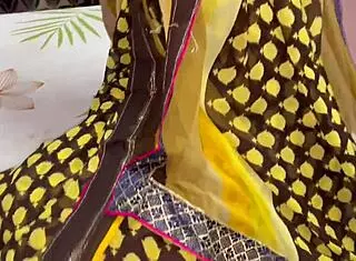 desi bhabhi in saree has hot dirty sex with hindi audio