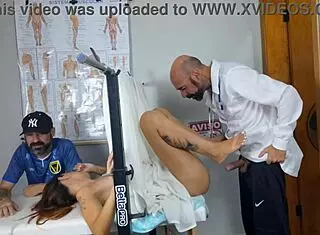 o corno esposa e o ginecologista falso e tarado