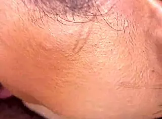 Diih shows off her natural tits 😊