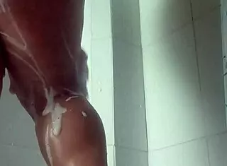 encuentro en la ducha a la mama de mi mejor amigo