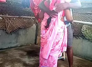 Indian saree aunty fucks young 18+ boy hotly 😍