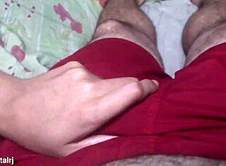 खूबसूरत लैटिना स्लट पति जाने के बाद दोस्त से मजे लेती चुदाई में