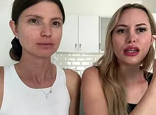 Exploring Perfumes With Brunette And Blonde Enthusiasts