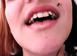 Meia-irmã da namorada me chupou, quase fomos pegos!