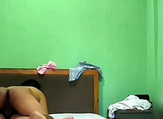 Casal indiano quente fodendo duro no quarto de hotel