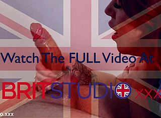 Секси сестра Брукс смуче на отчаян пациент