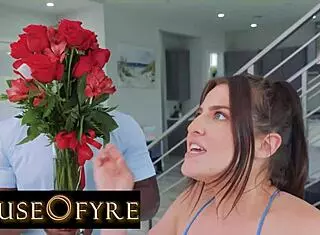 Housewife cheats with delivery man in interracial encounter