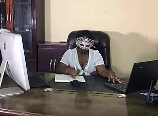 Musa promises to deepthroat her boss for the job 😏