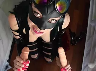 catwoman milks your cock in superhero vs villain cosplay 😈