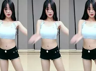 I saw this cute Chinese girl dancing super sexy in a wild clip  