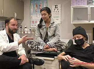 Stacy Shepard Spreads Legs For Perverted Podiatrist Backstage