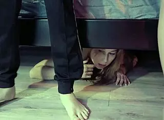 shares bed with stepmom while stepsister hides under