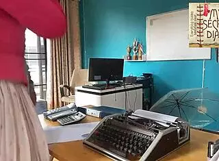 I dominate my secretary with pussy and mouth blowjobs in the office