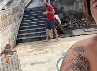 she flashes big pussy all day for the bricklayer