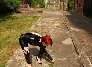 Audrey Ashes redhead squirting orgasm?