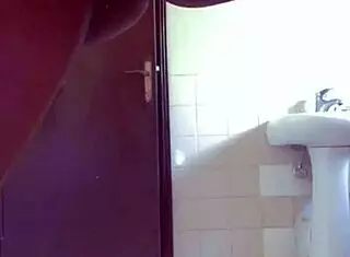 I wet my pussy in the bathtub masturbating