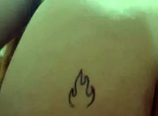 Exhibition of ass on live stream with detailed scenes