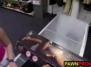 Szép szőke sztriptíztáncosnőt basznak pénzért