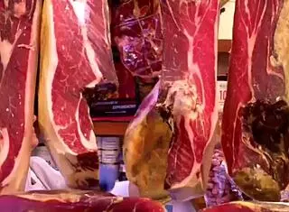 This beautiful Spanish couple in their real porn debut