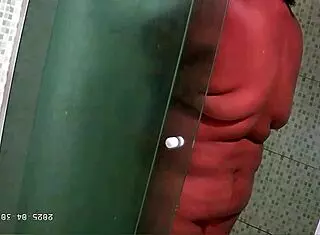 Hidden camera catches bbw milf with big tits and ass