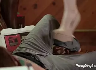 Superior brunette gets fucked doggystyle with oral 😘