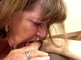 granny carmen angel performs superior oral skills as lady in red