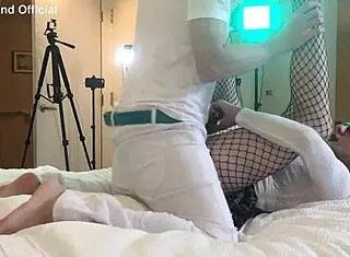 Studentenbruder bumst TS-College-Schlampe