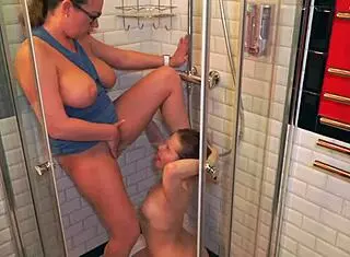 PRETTY STEPMOM fucks 19 YO GIRL and PISSES on her FACE in HOME VIDEO.