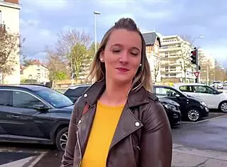 Kelly at 30 is still so good in lingerie for group fun 😍