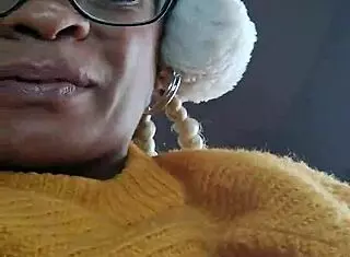 look at this hairy slut jumping on dildo and squirting from juicy pussy.